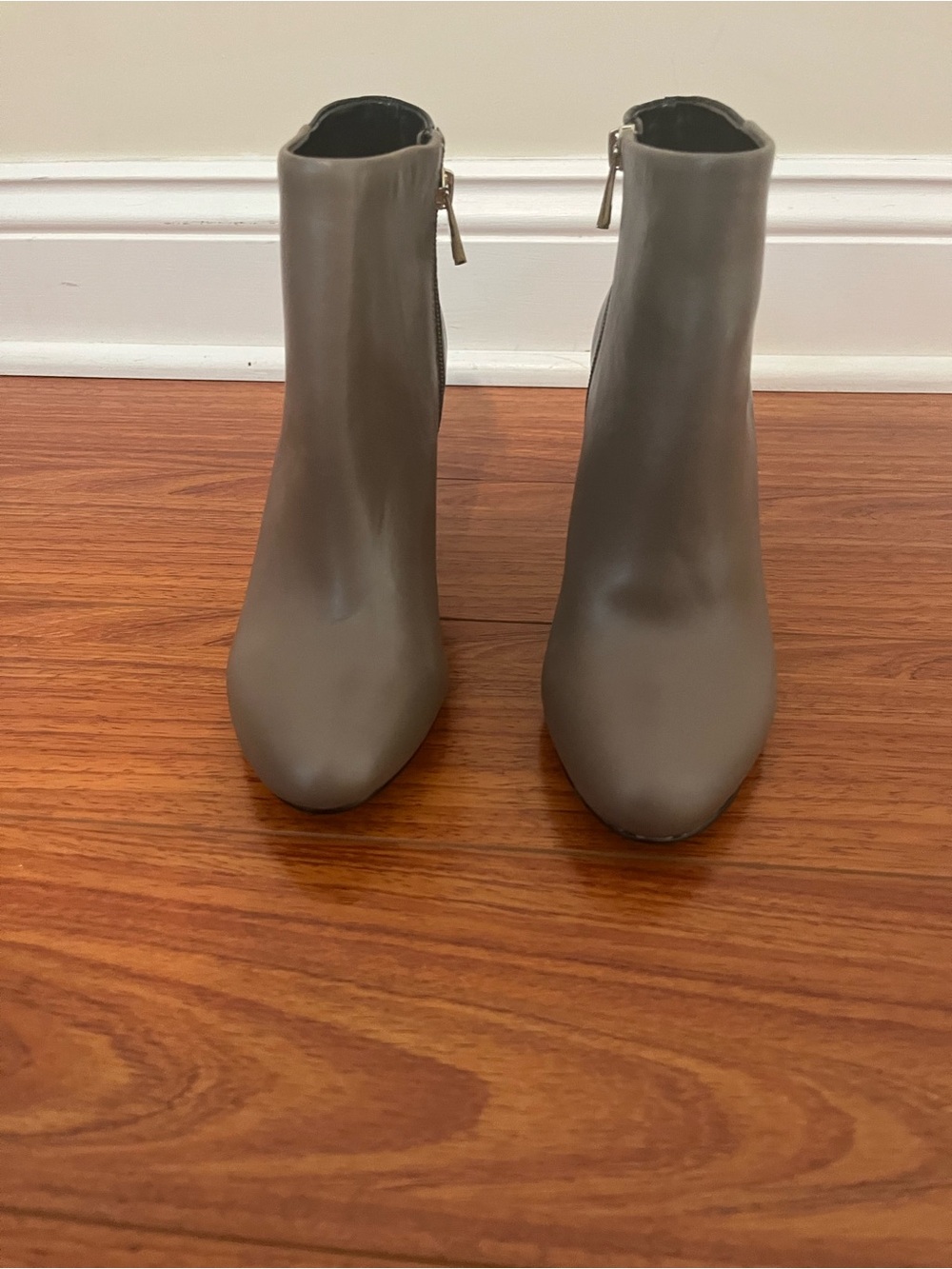 Ann Taylor Gray Leather Pointed Ankle Booties with Rear Zip